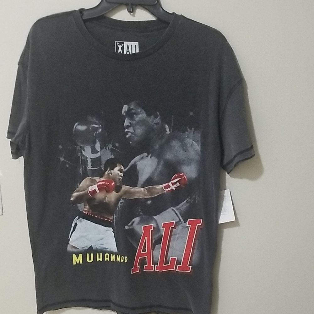 Muhammed Ali Graphic Print Tee. Size S.